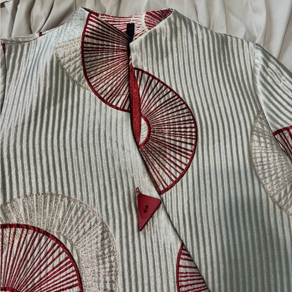 IC COLLECTION Red and White Patterned Blouse - Picture 6 of 10